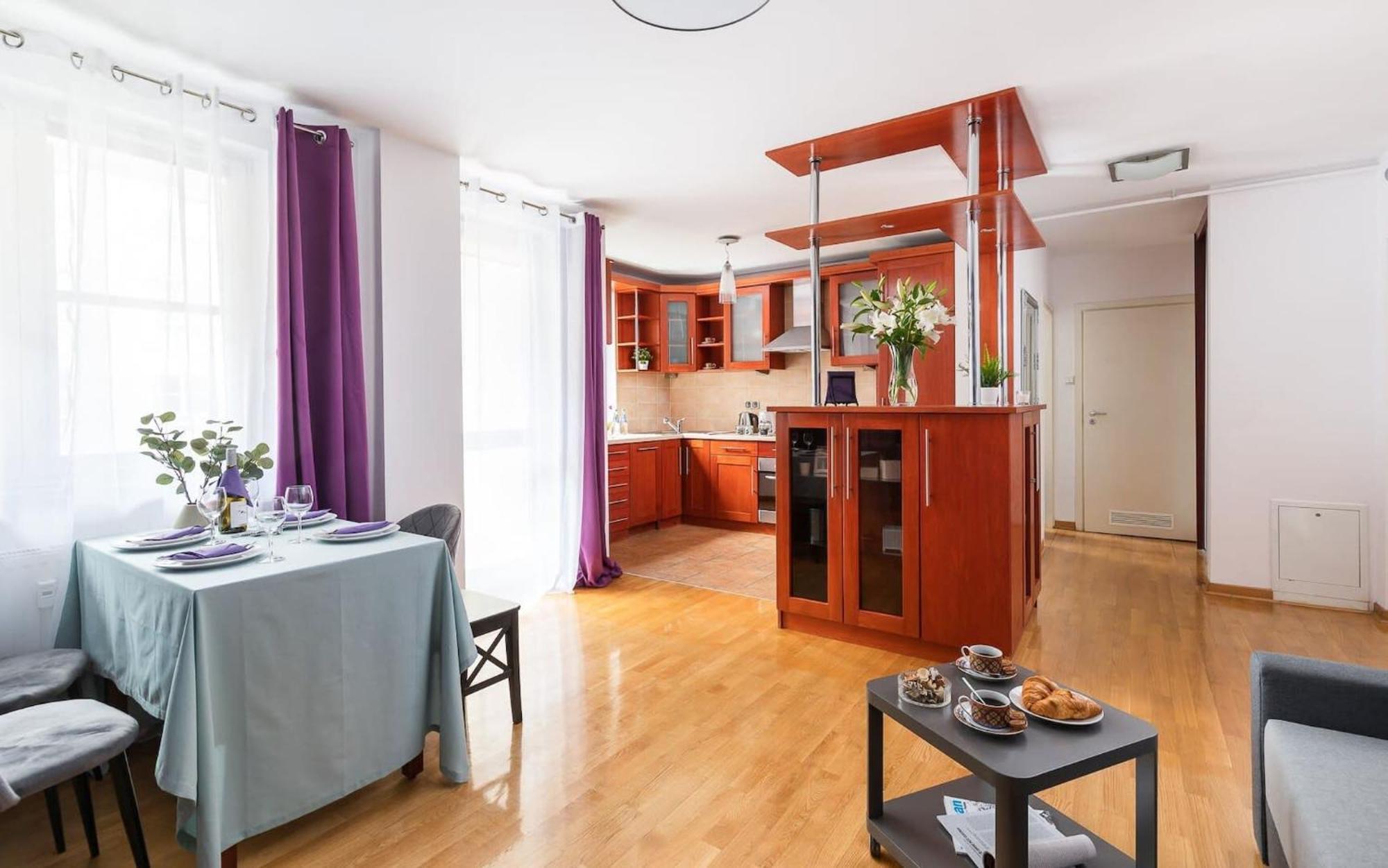 Elektoralna 12A - Colorful Apartment With Balcony By Noclegi Renters Varsó Kültér fotó