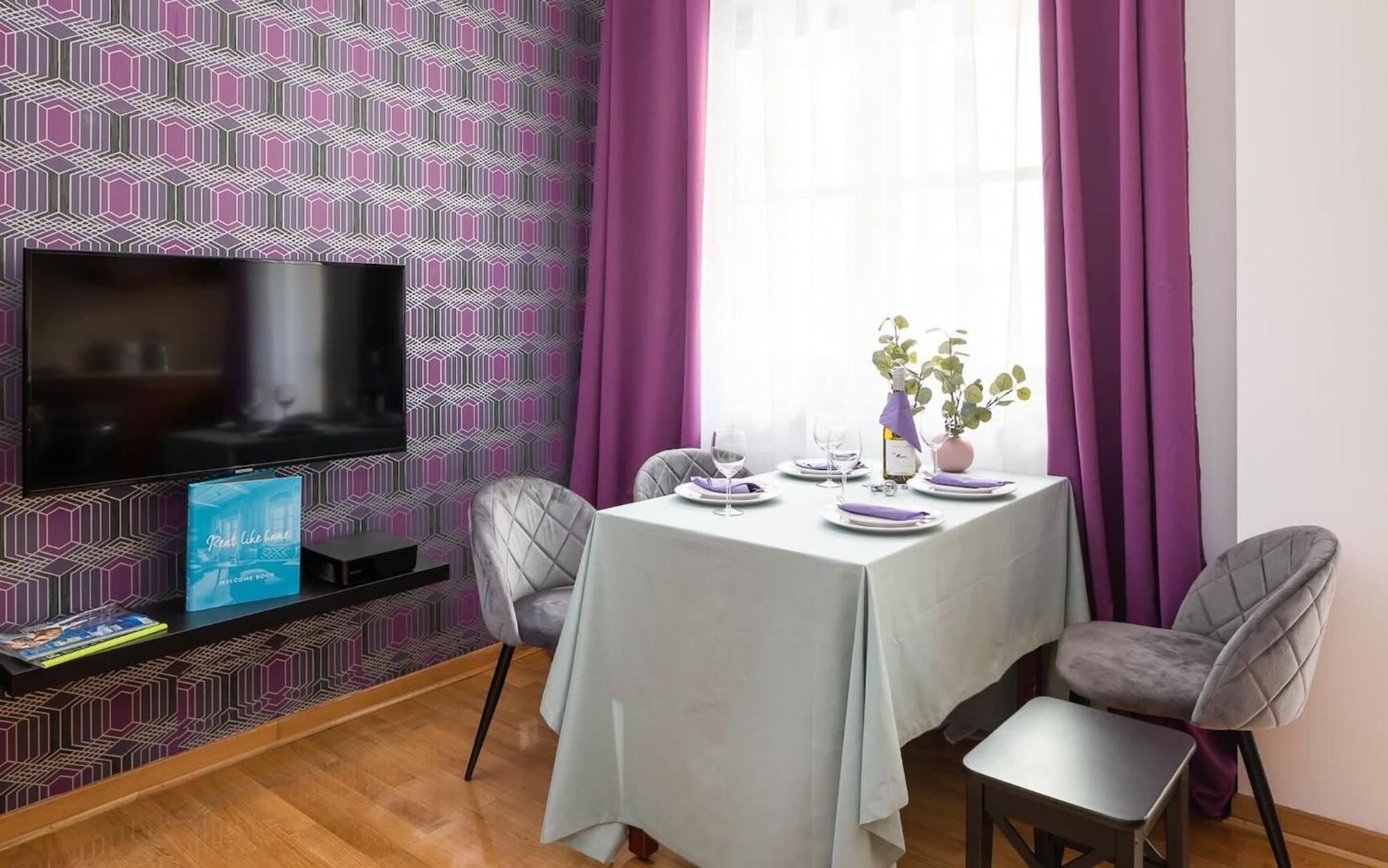Elektoralna 12A - Colorful Apartment With Balcony By Noclegi Renters Varsó Kültér fotó