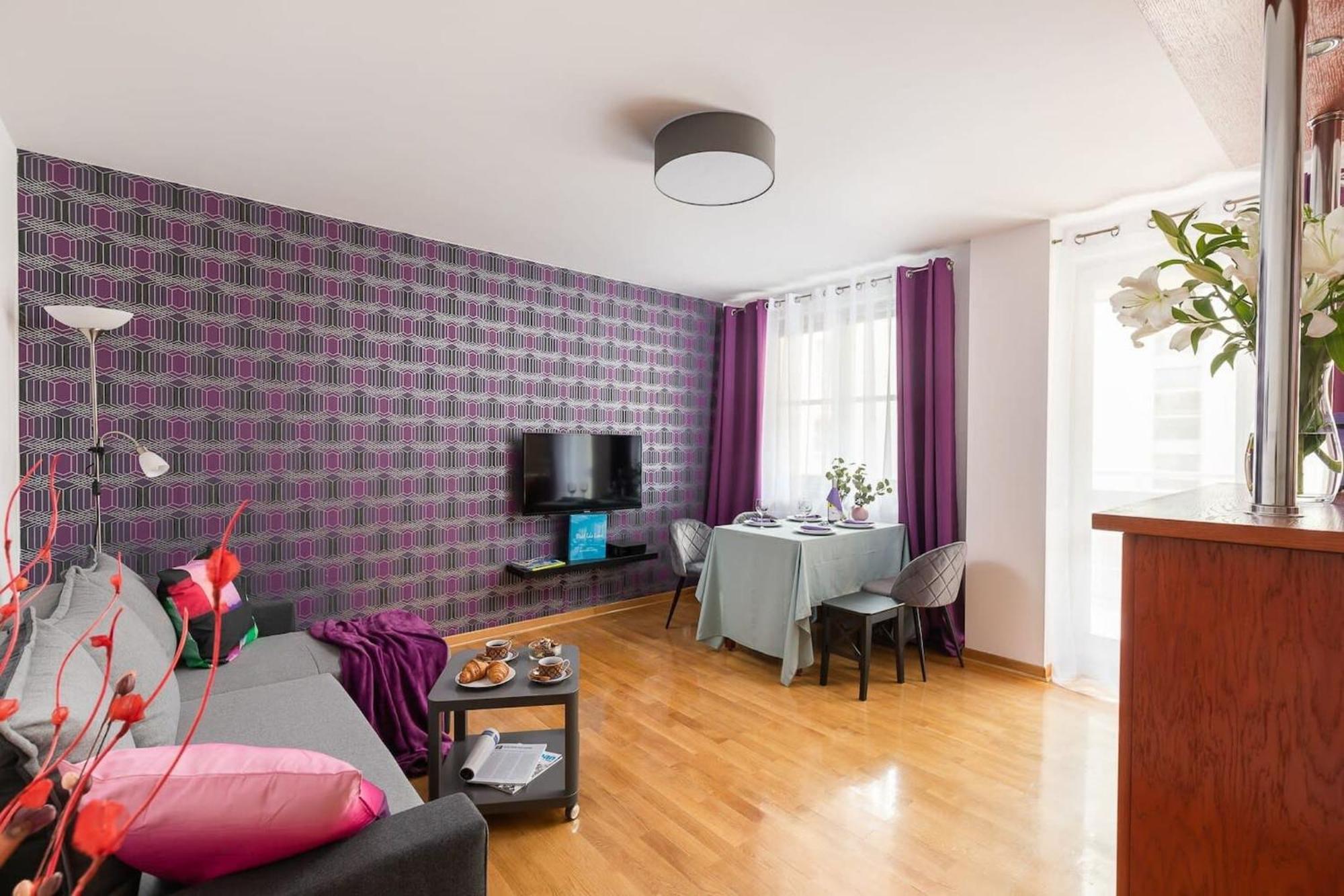 Elektoralna 12A - Colorful Apartment With Balcony By Noclegi Renters Varsó Kültér fotó