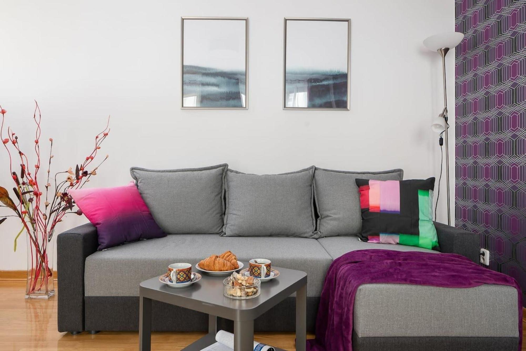 Elektoralna 12A - Colorful Apartment With Balcony By Noclegi Renters Varsó Kültér fotó